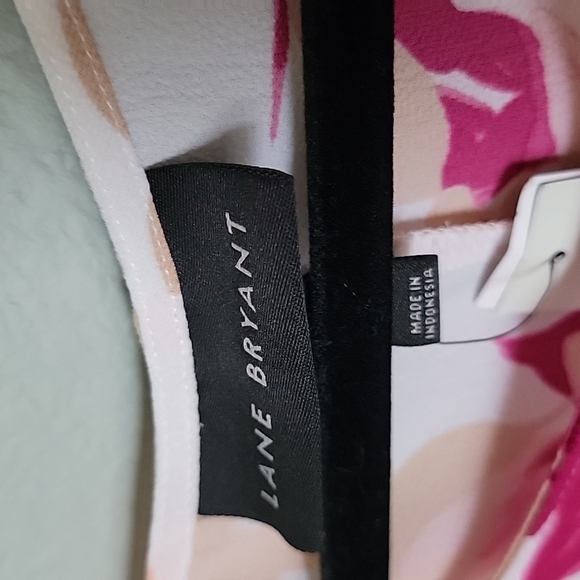 Lane Bryant Feminine Classy Short Sleeve Floral Tie Front Blouse Top NWT 34/36 - Picture 5 of 13